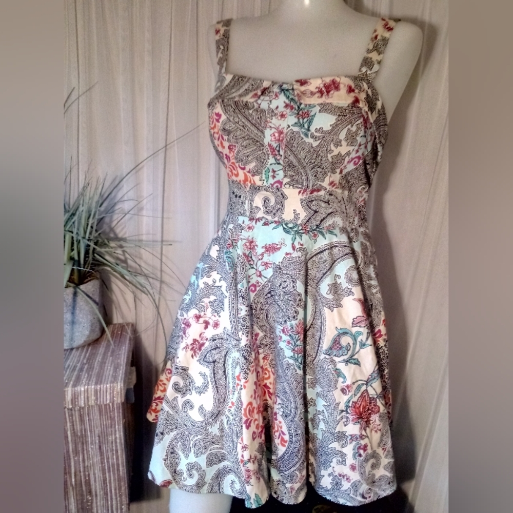 Beautiful Dress By Dollz and Dame's Size Large